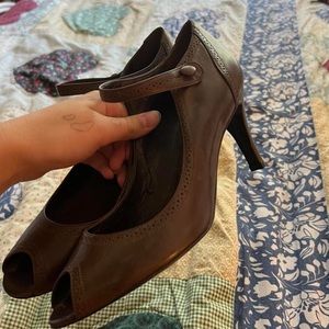 🤎Ralph Lauren BNWT vintage brown leather heels🤎